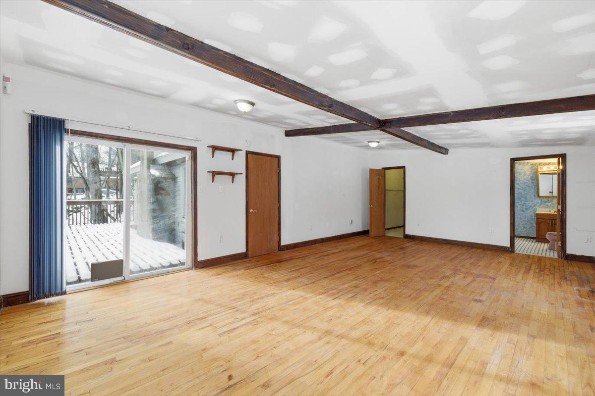 SAW CREEK EST - Residential