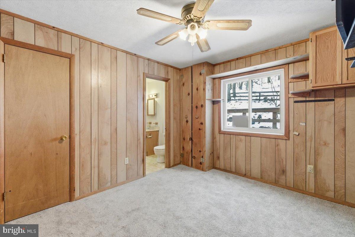 SAW CREEK EST - Residential