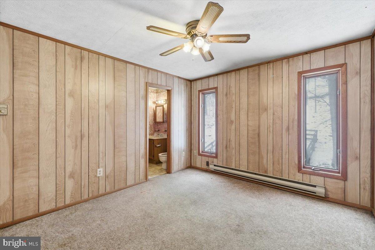 SAW CREEK EST - Residential