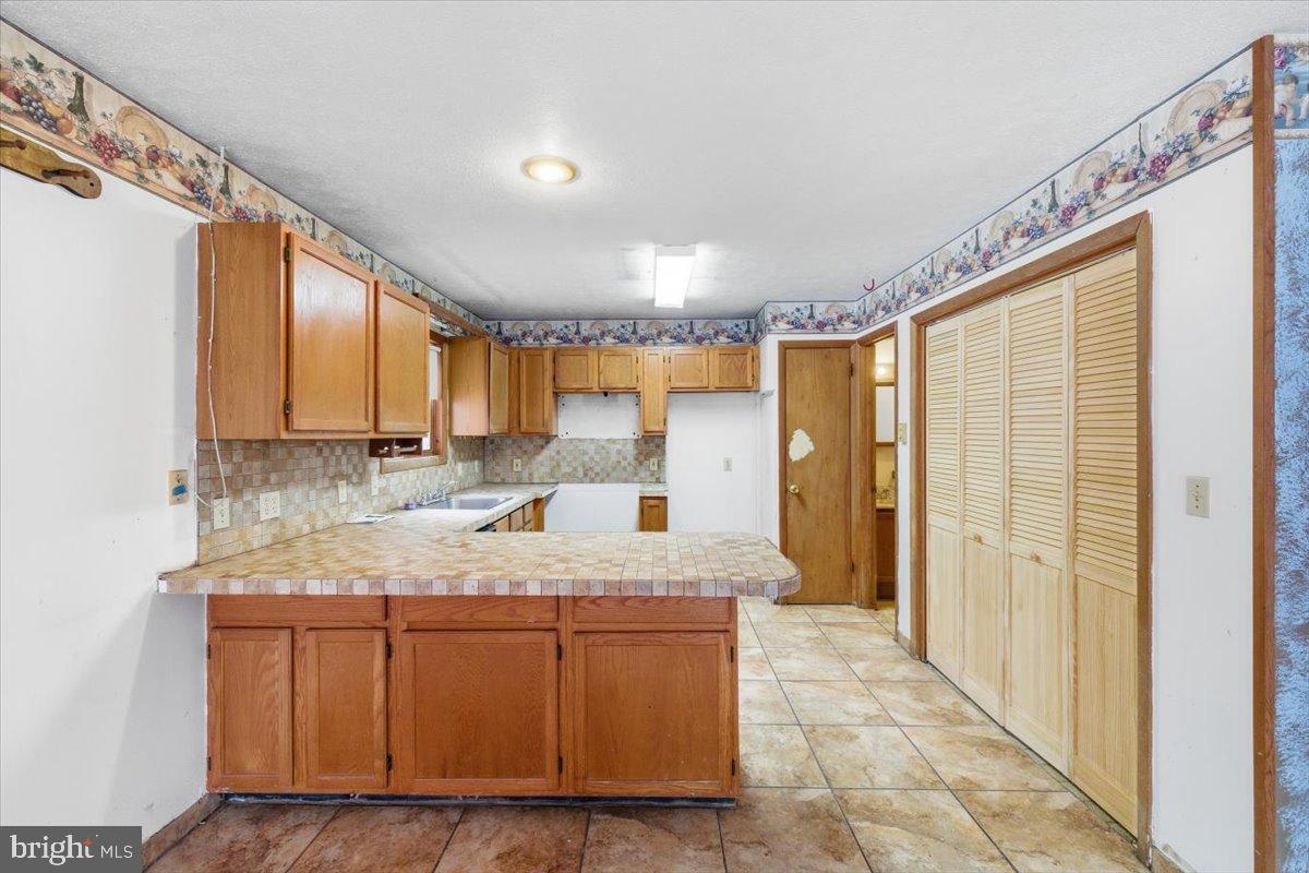 SAW CREEK EST - Residential