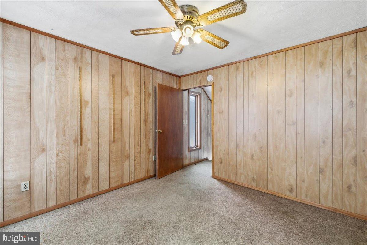 SAW CREEK EST - Residential