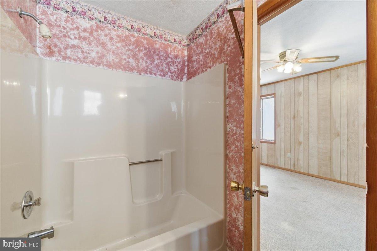 SAW CREEK EST - Residential