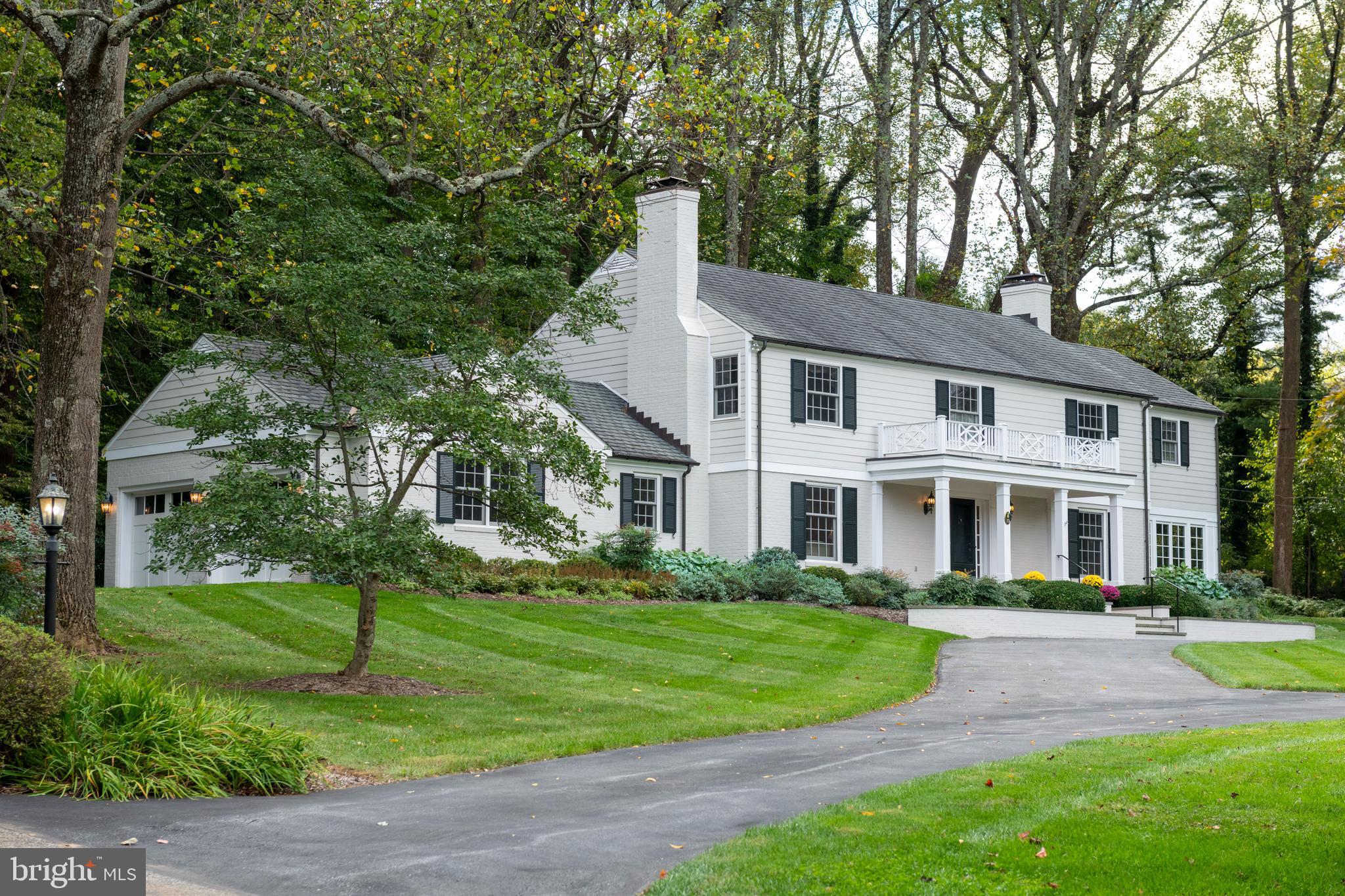 10 CRESTLINE COURT
