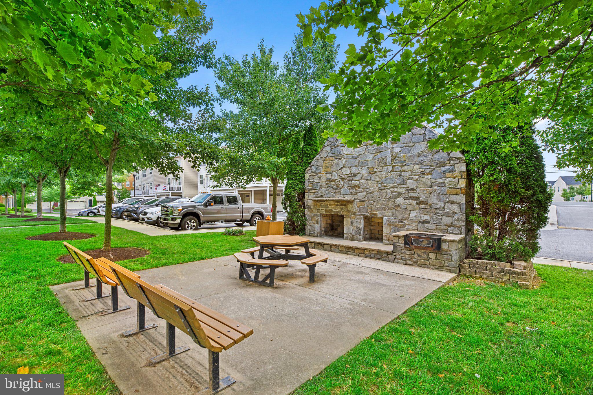 ELLICOTT SQUARE - Residential