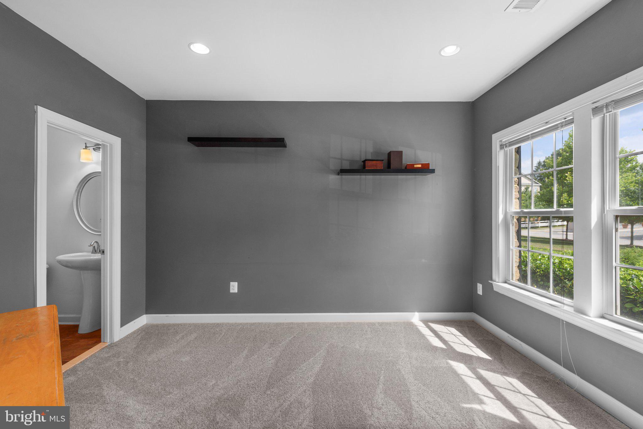 ELLICOTT SQUARE - Residential