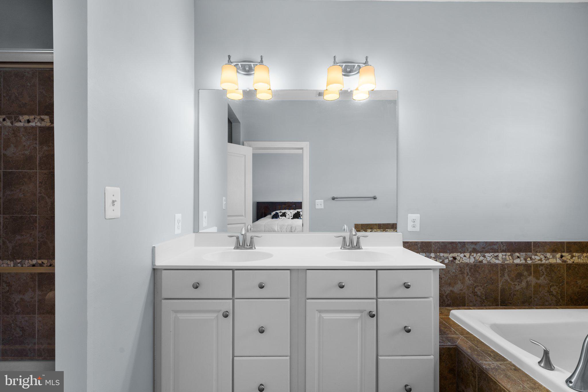 ELLICOTT SQUARE - Residential