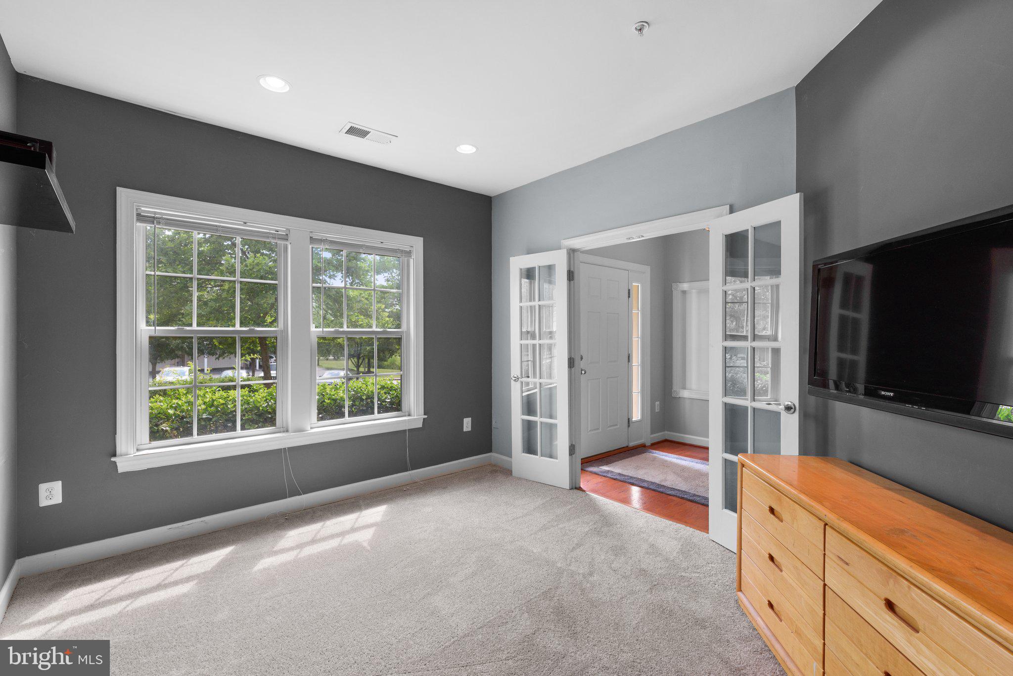 ELLICOTT SQUARE - Residential