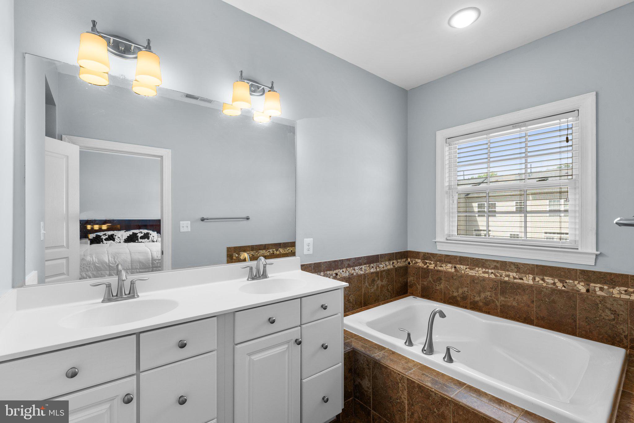 ELLICOTT SQUARE - Residential