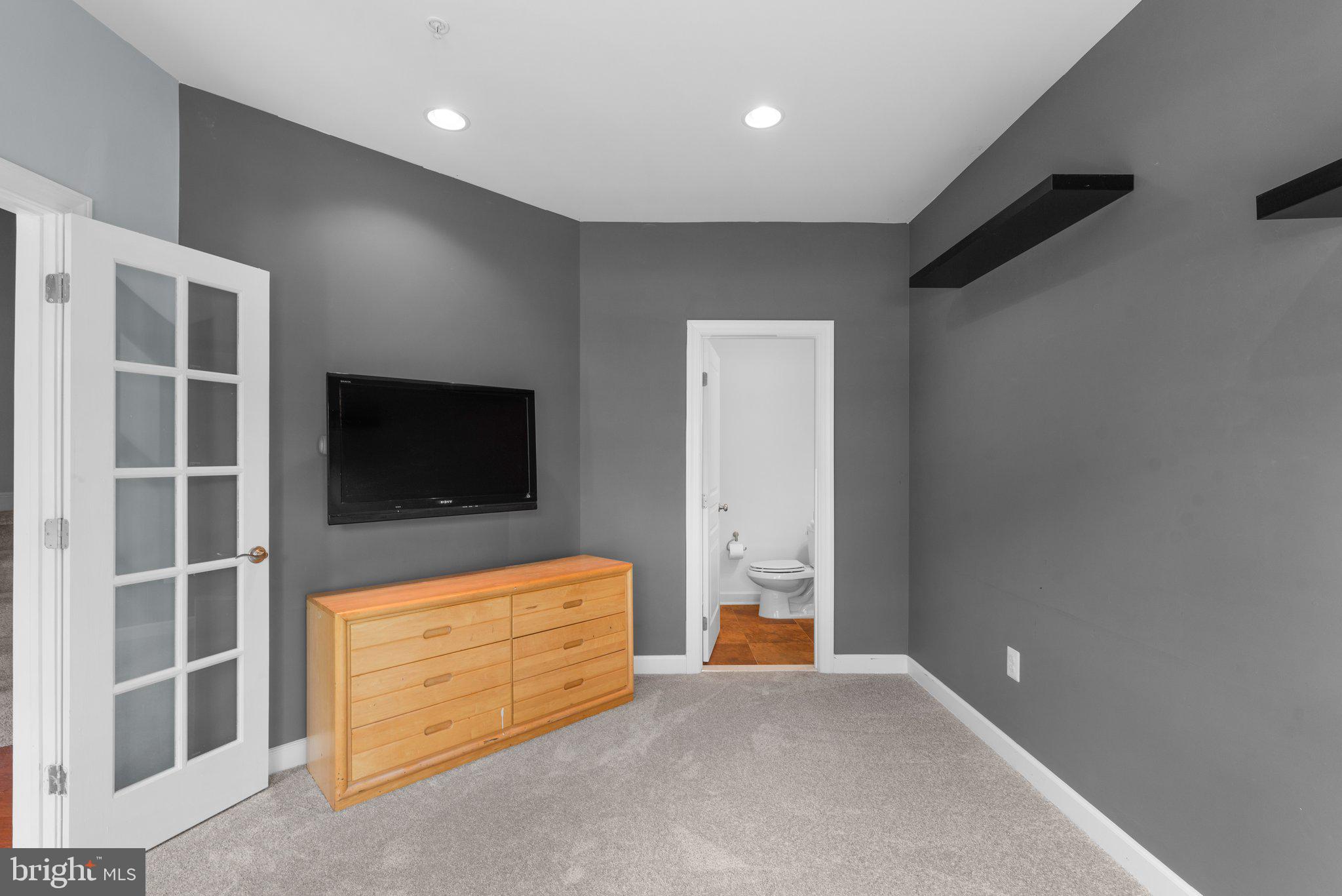 ELLICOTT SQUARE - Residential