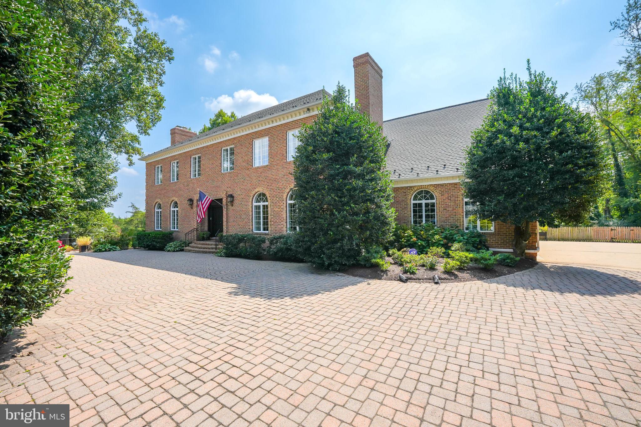 933 BELLVIEW ROAD