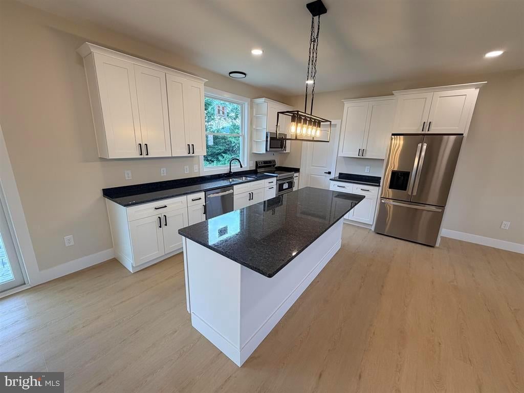 60 JESSICA DR