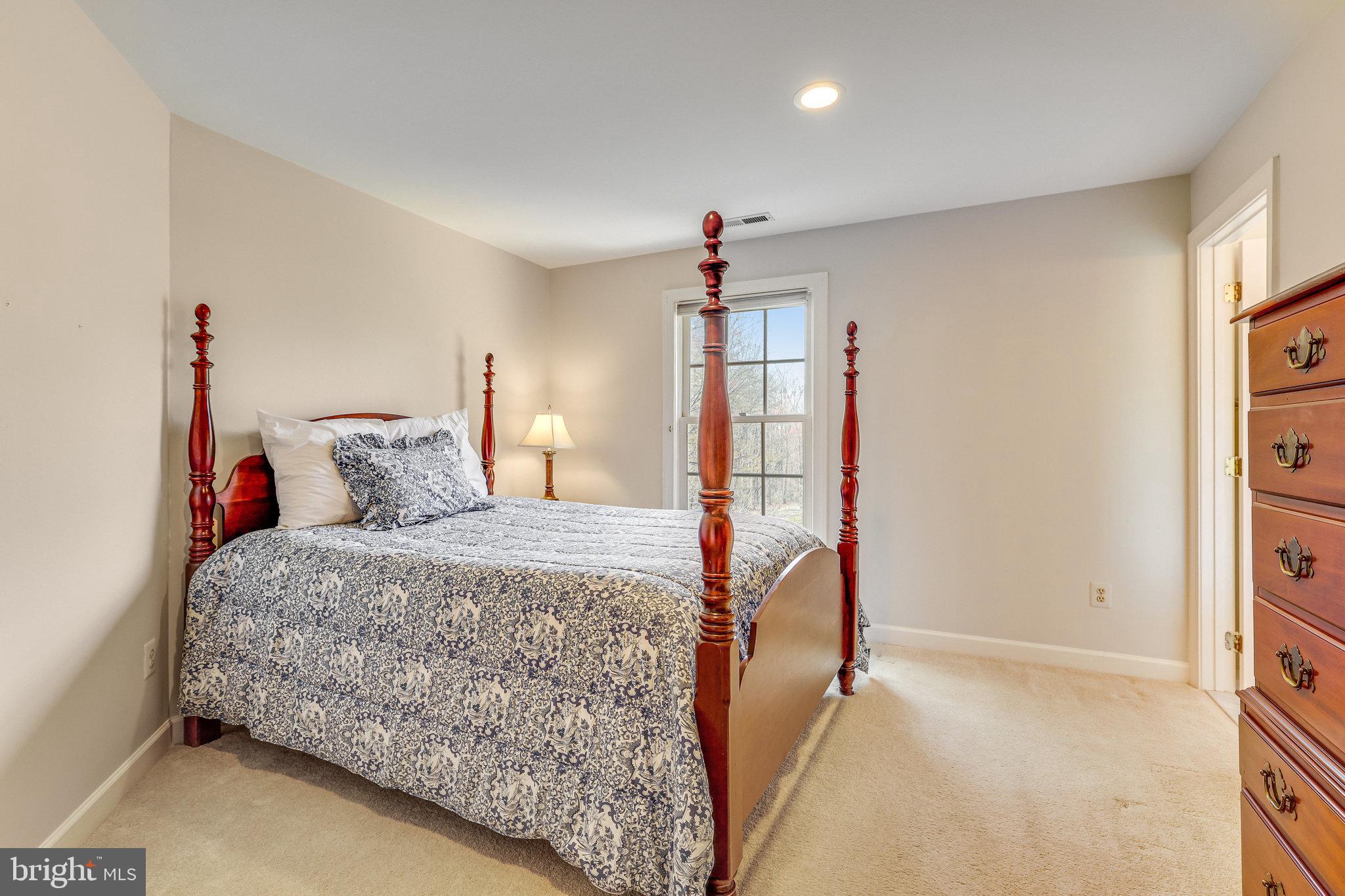 CARIS GLENNE - Residential