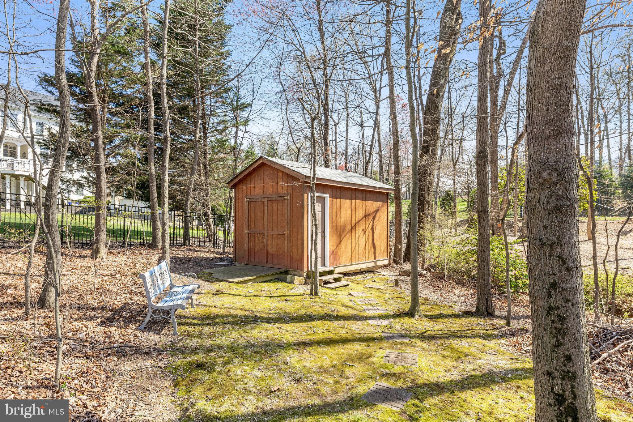 CARIS GLENNE - Residential