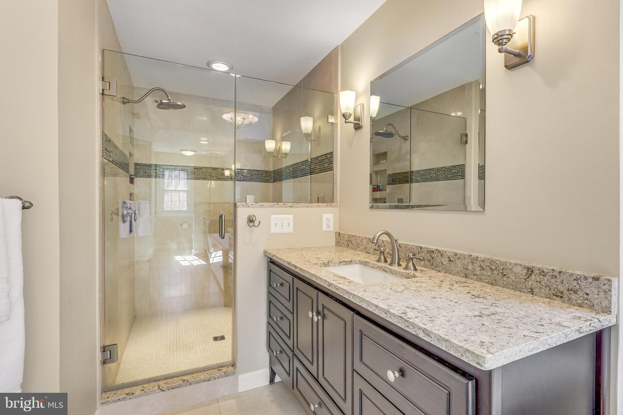 CARIS GLENNE - Residential