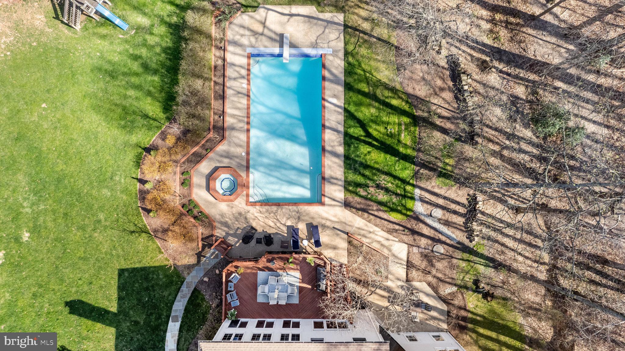 CARIS GLENNE - Residential