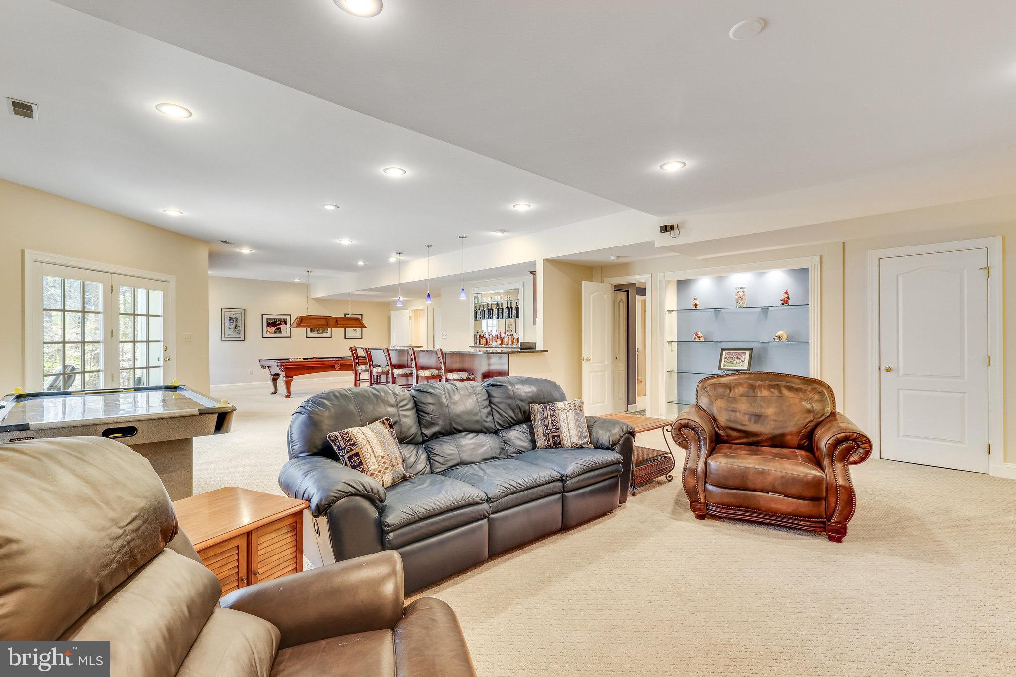 CARIS GLENNE - Residential