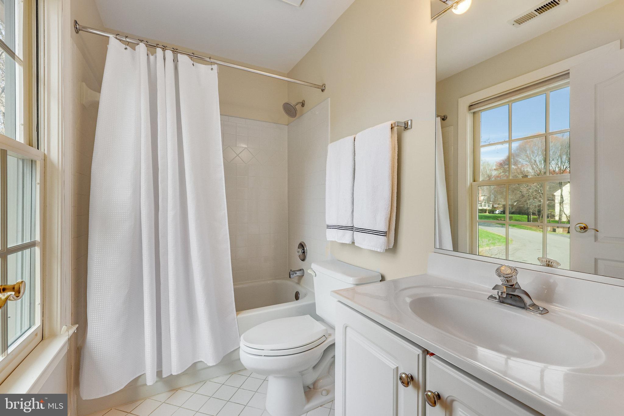 CARIS GLENNE - Residential