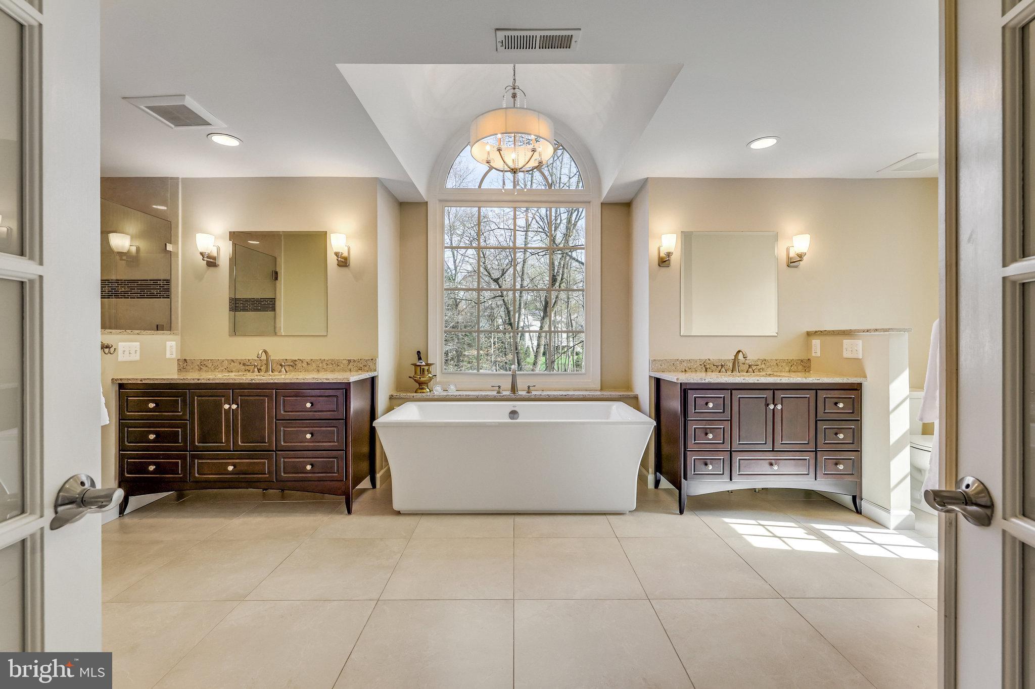 CARIS GLENNE - Residential