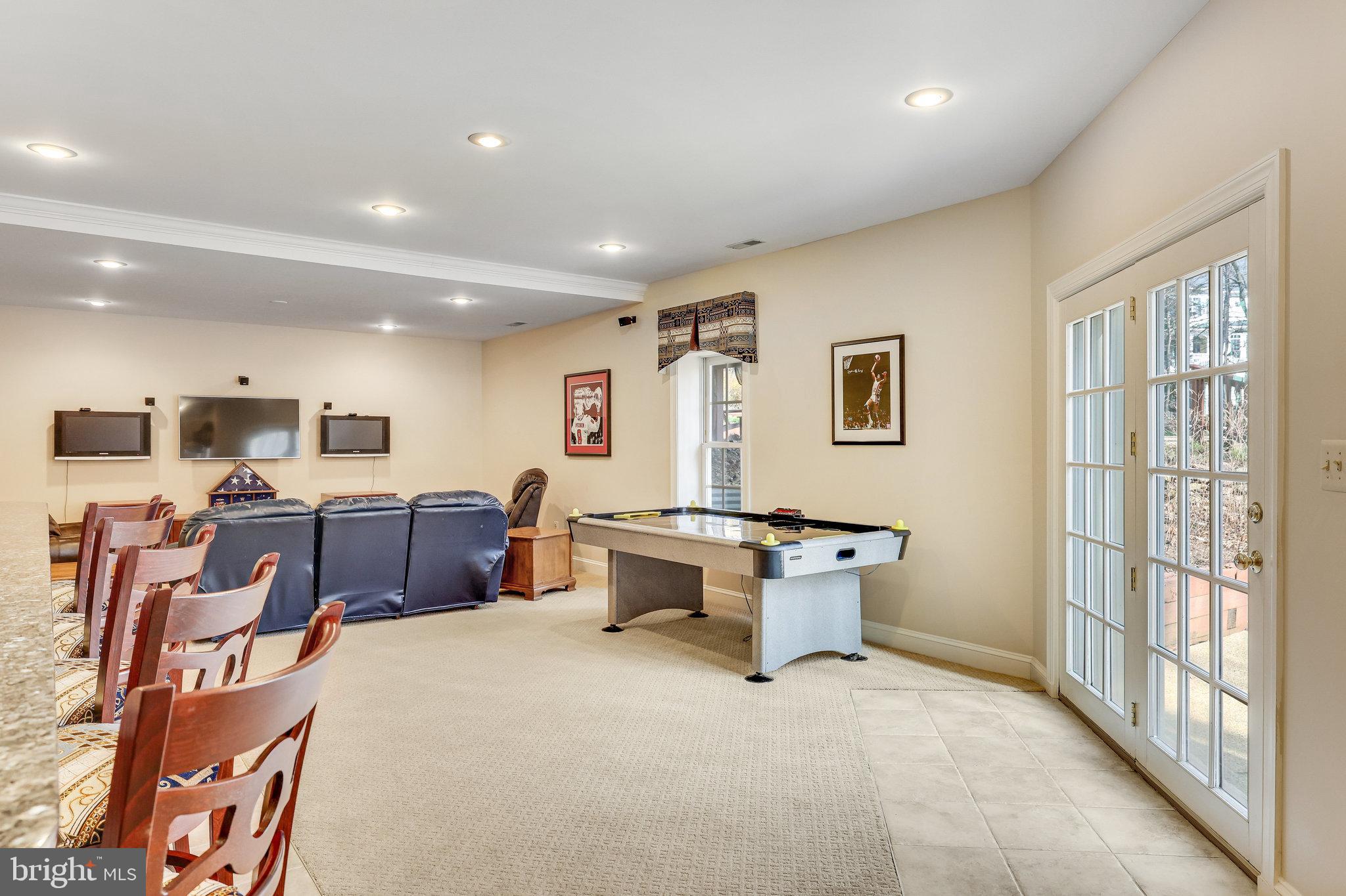 CARIS GLENNE - Residential