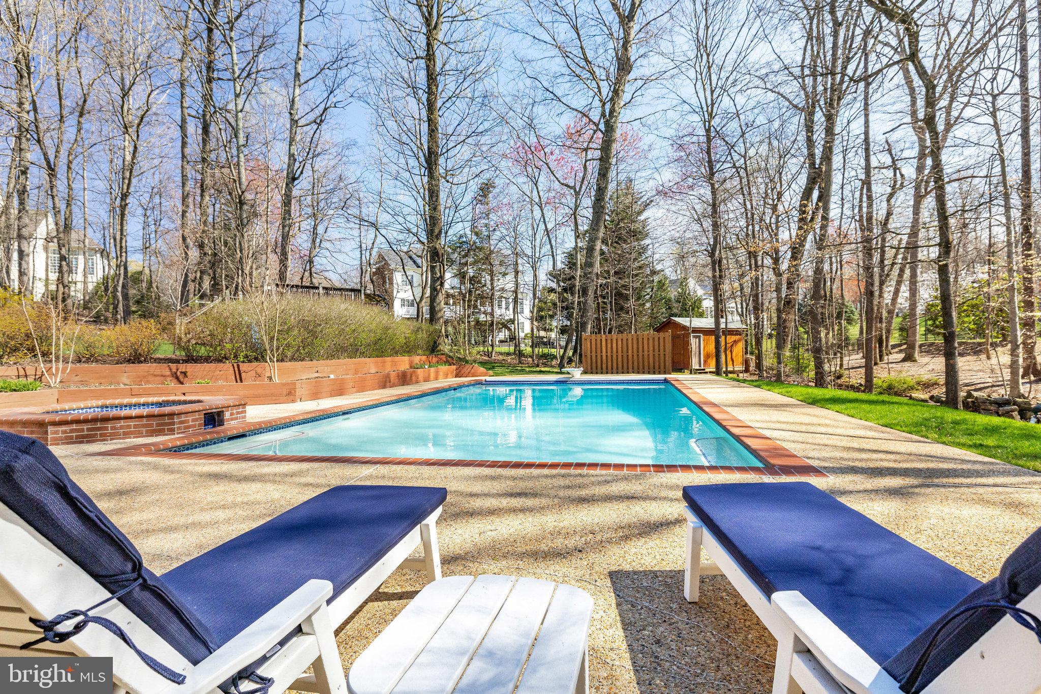 CARIS GLENNE - Residential