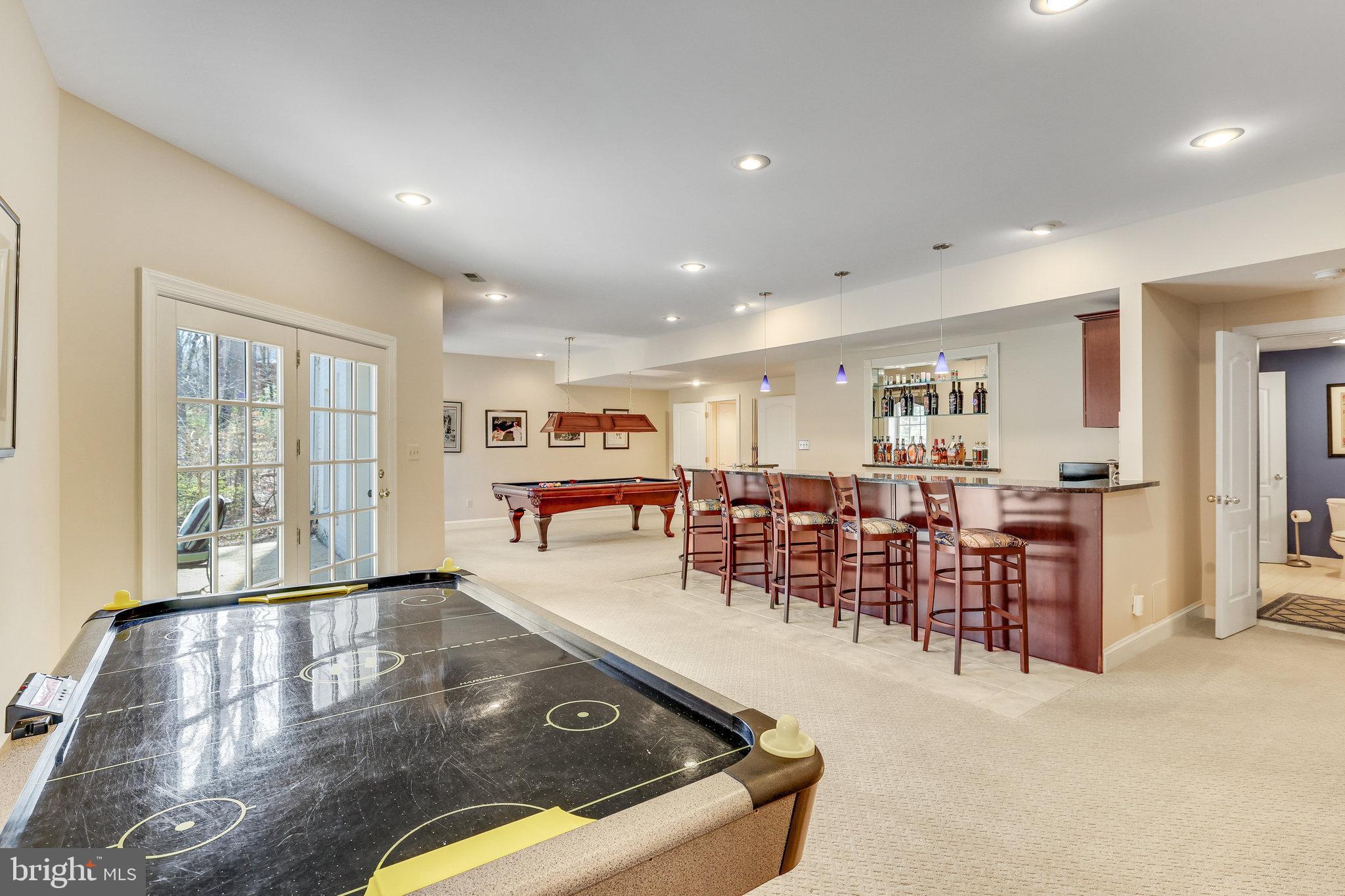 CARIS GLENNE - Residential