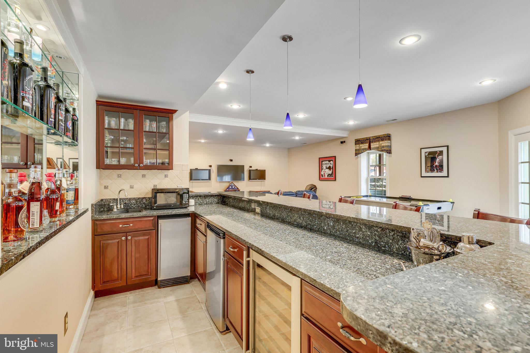 CARIS GLENNE - Residential