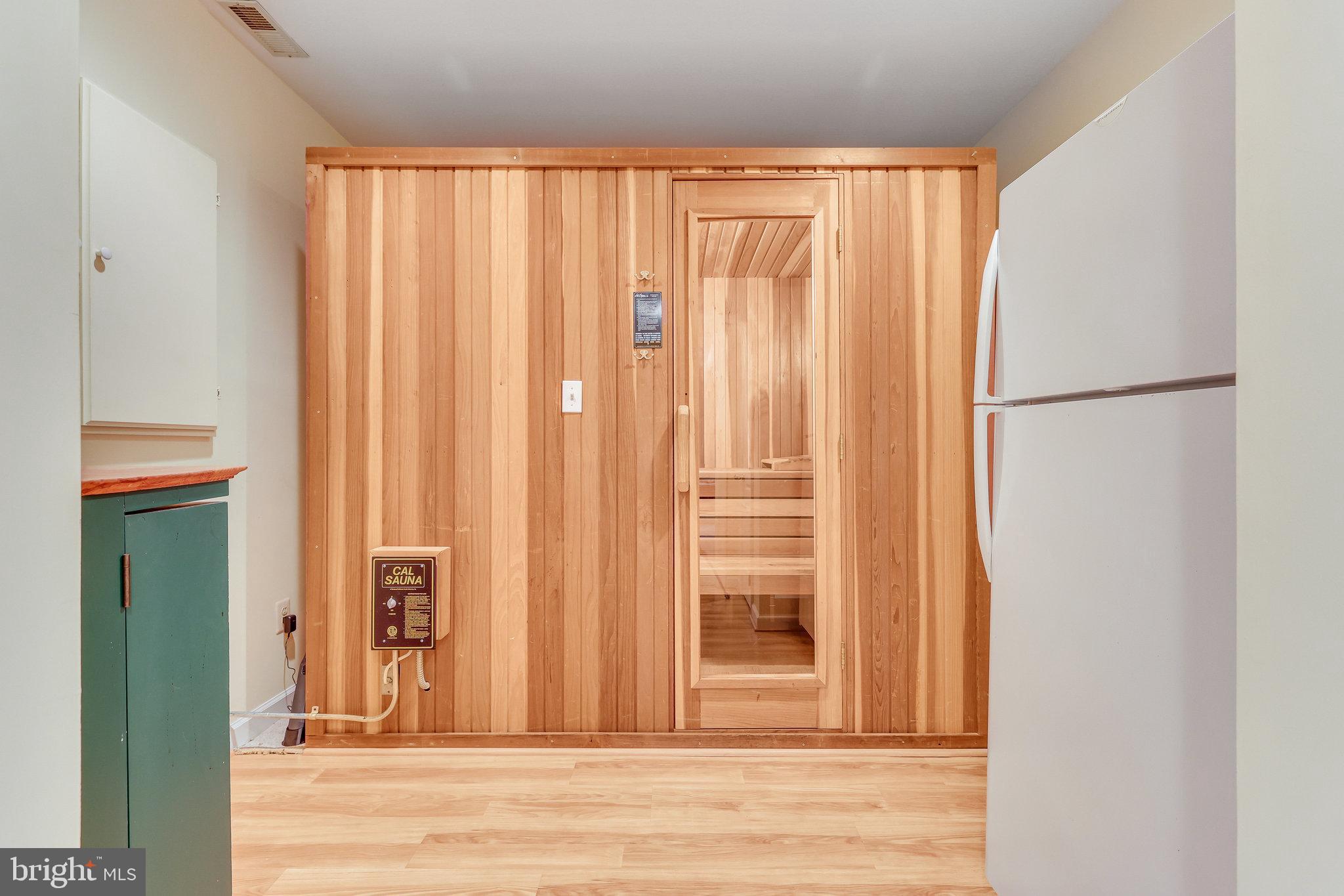 CARIS GLENNE - Residential