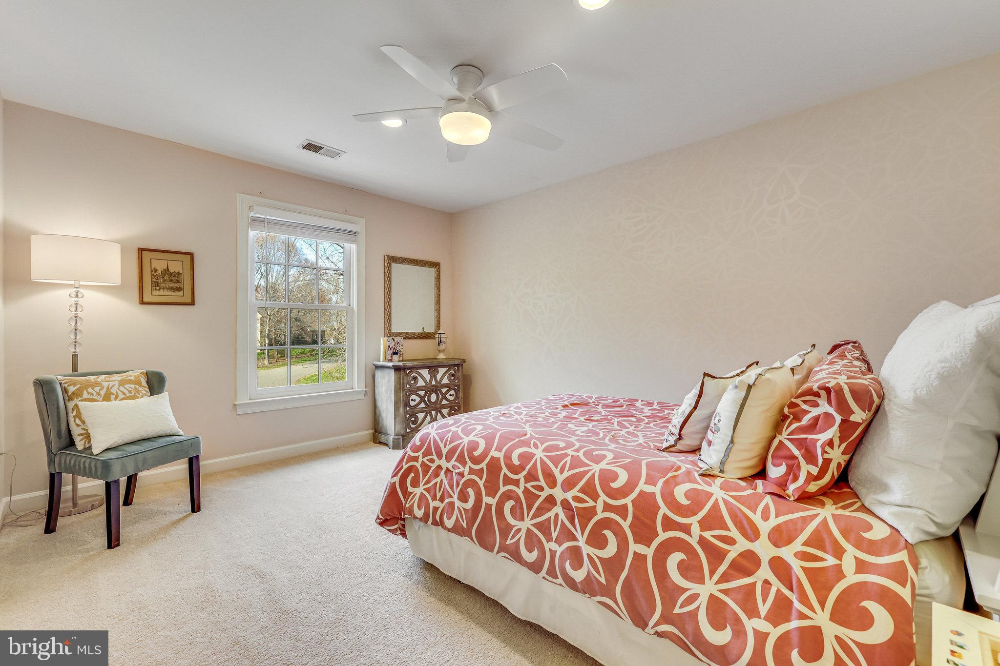 CARIS GLENNE - Residential