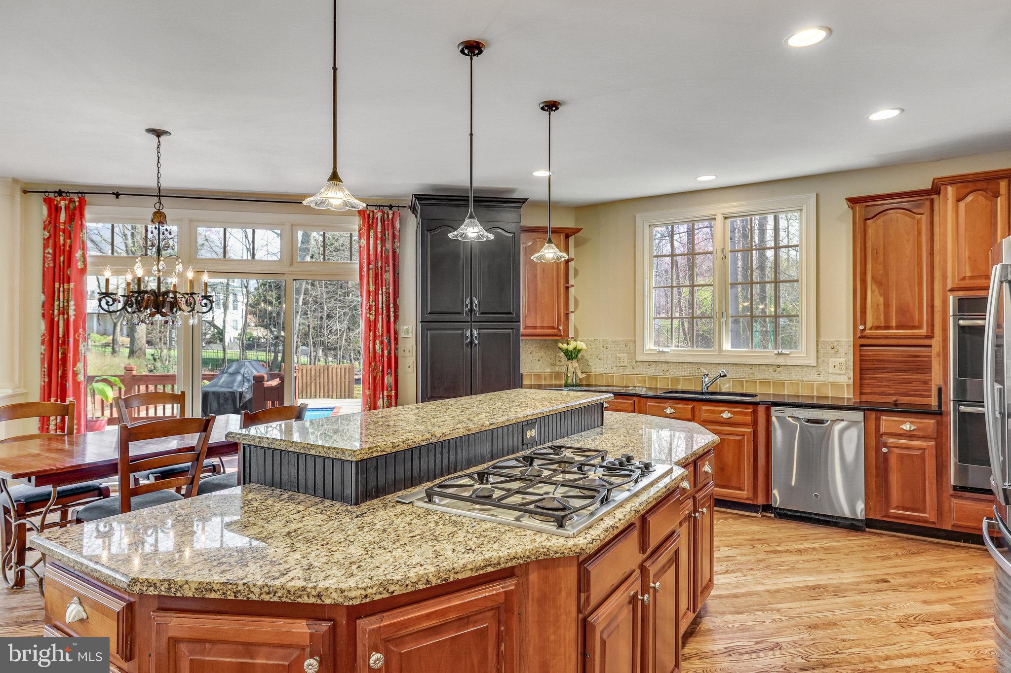 CARIS GLENNE - Residential