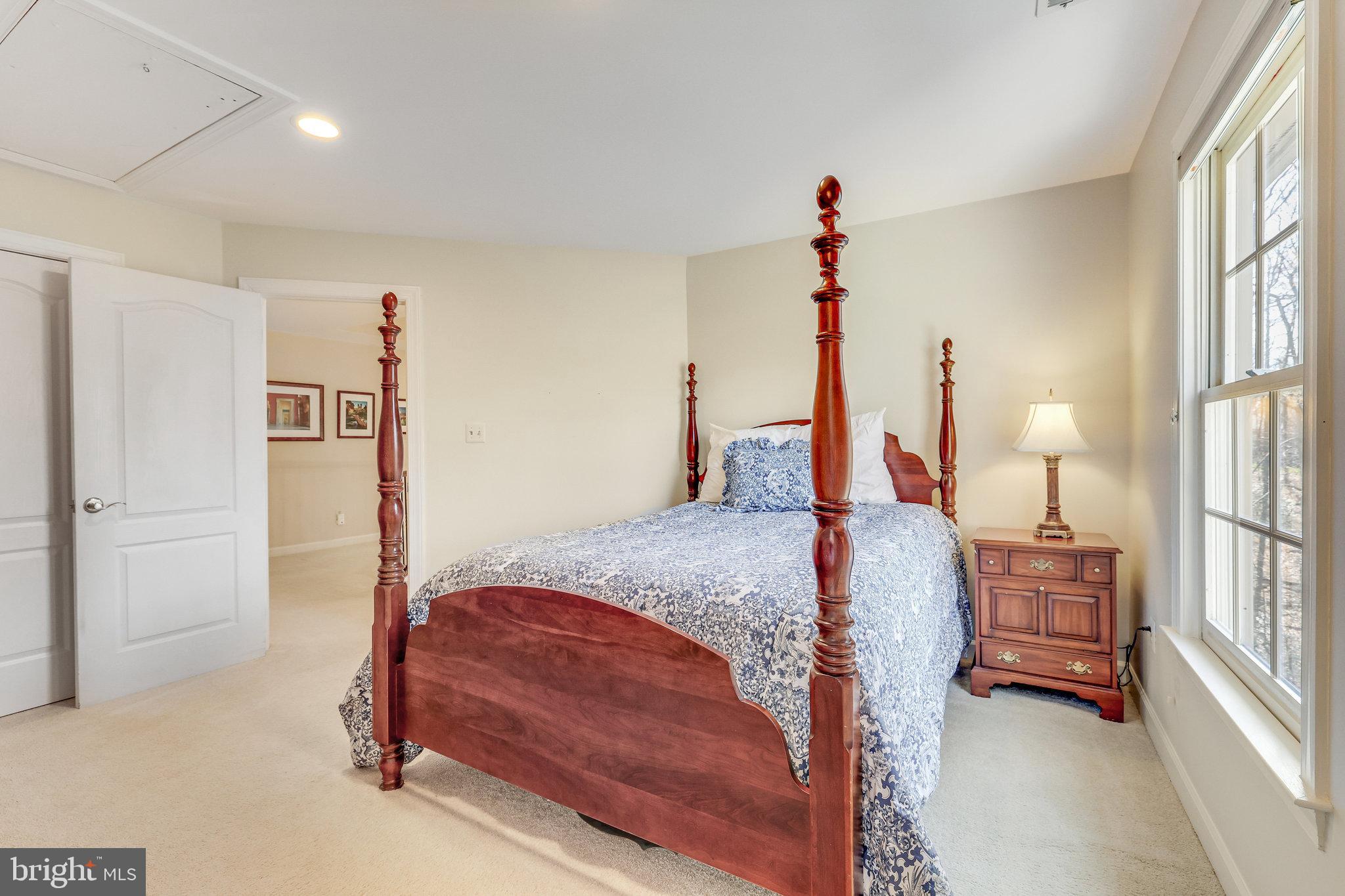 CARIS GLENNE - Residential