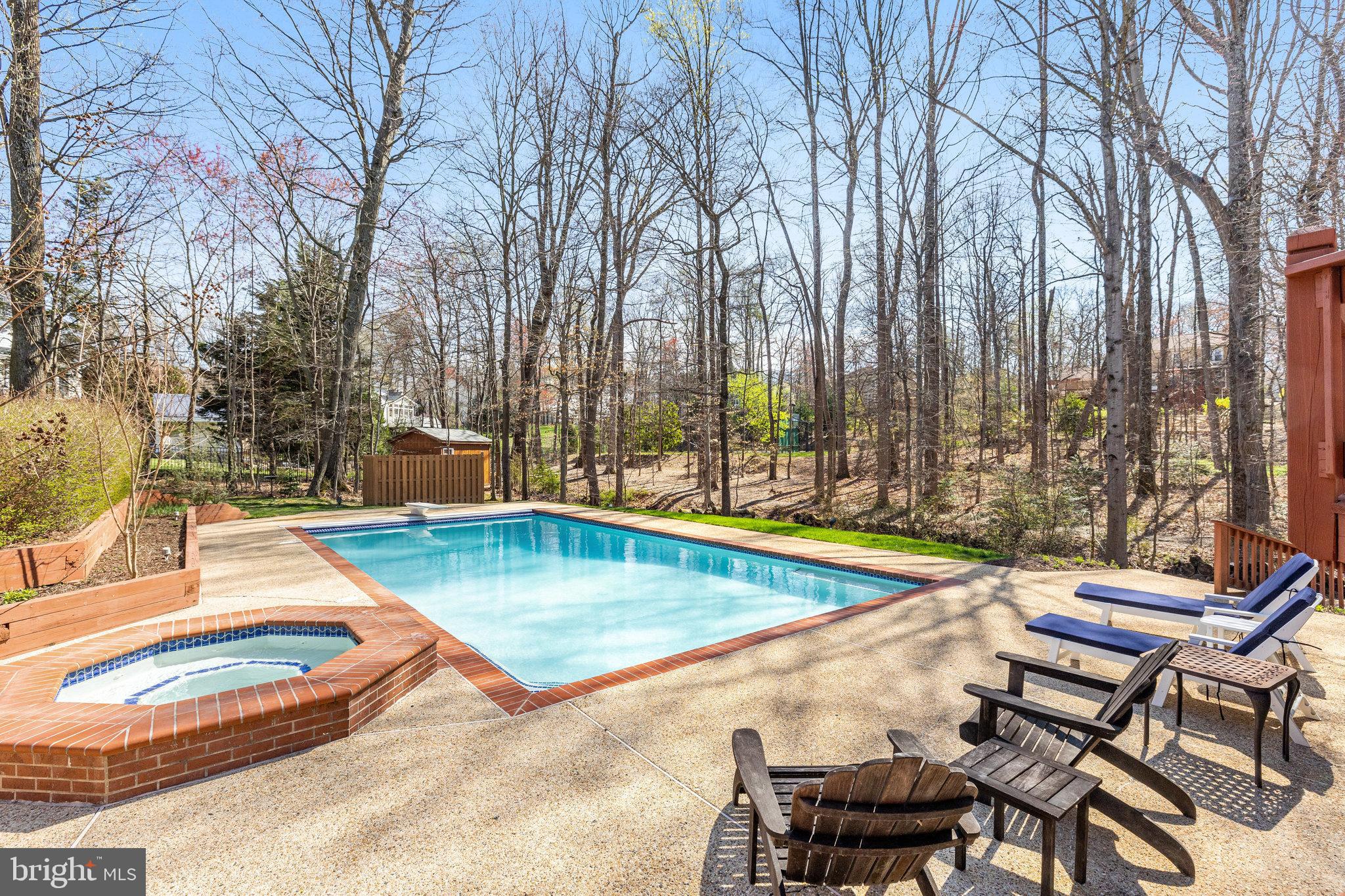 CARIS GLENNE - Residential