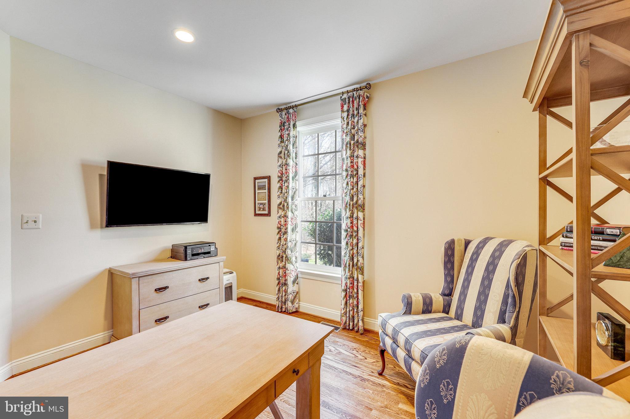 CARIS GLENNE - Residential