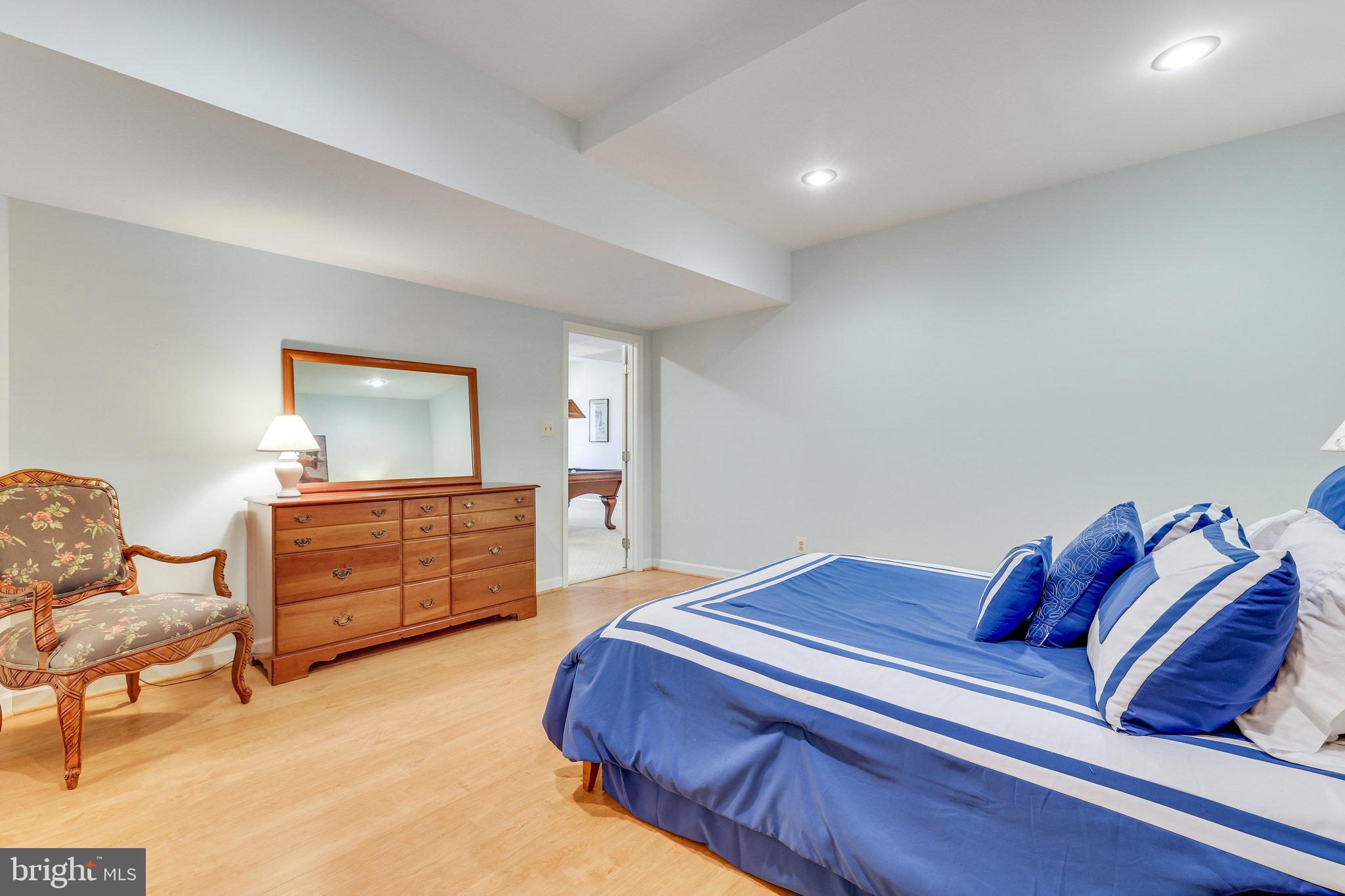 CARIS GLENNE - Residential