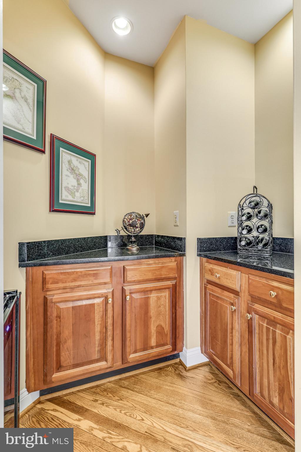 CARIS GLENNE - Residential