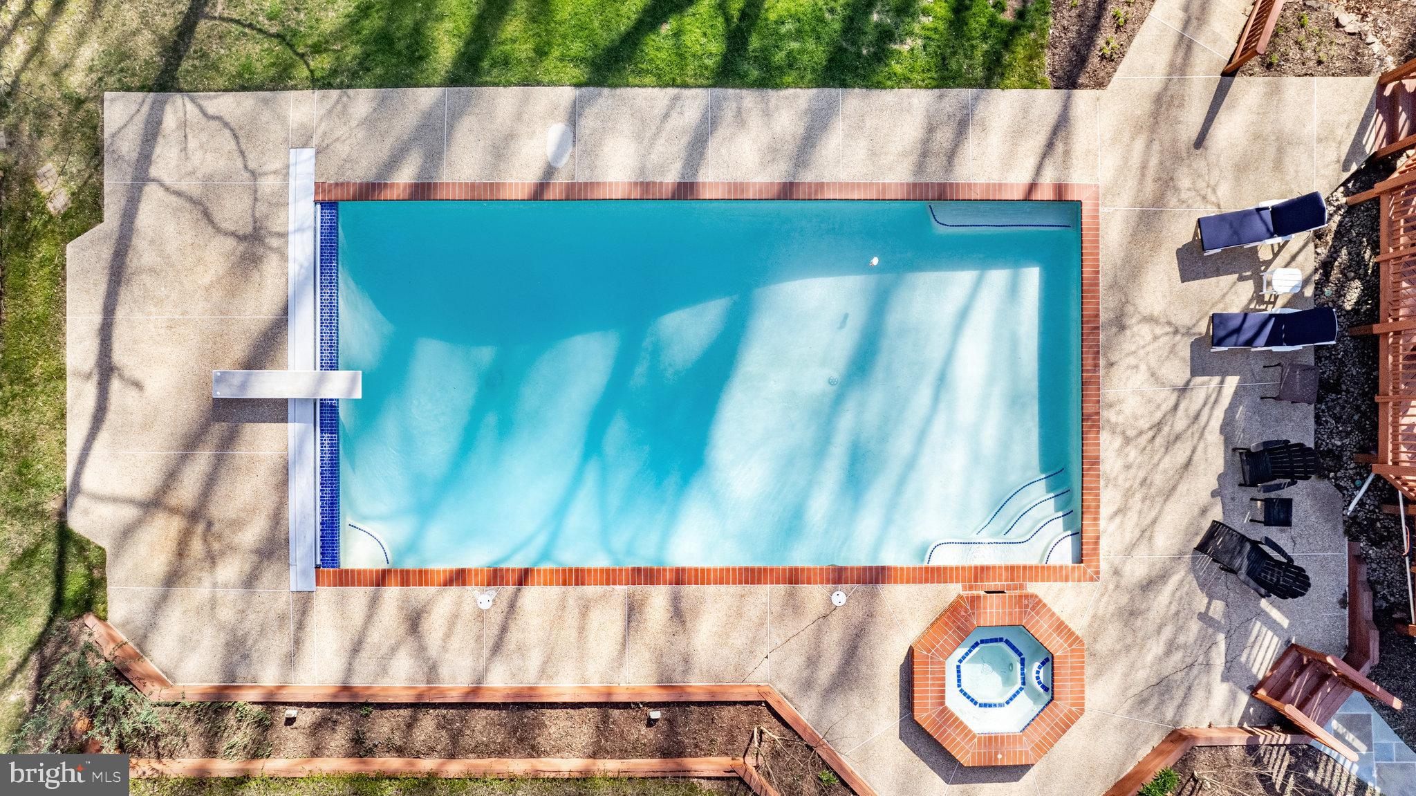 CARIS GLENNE - Residential