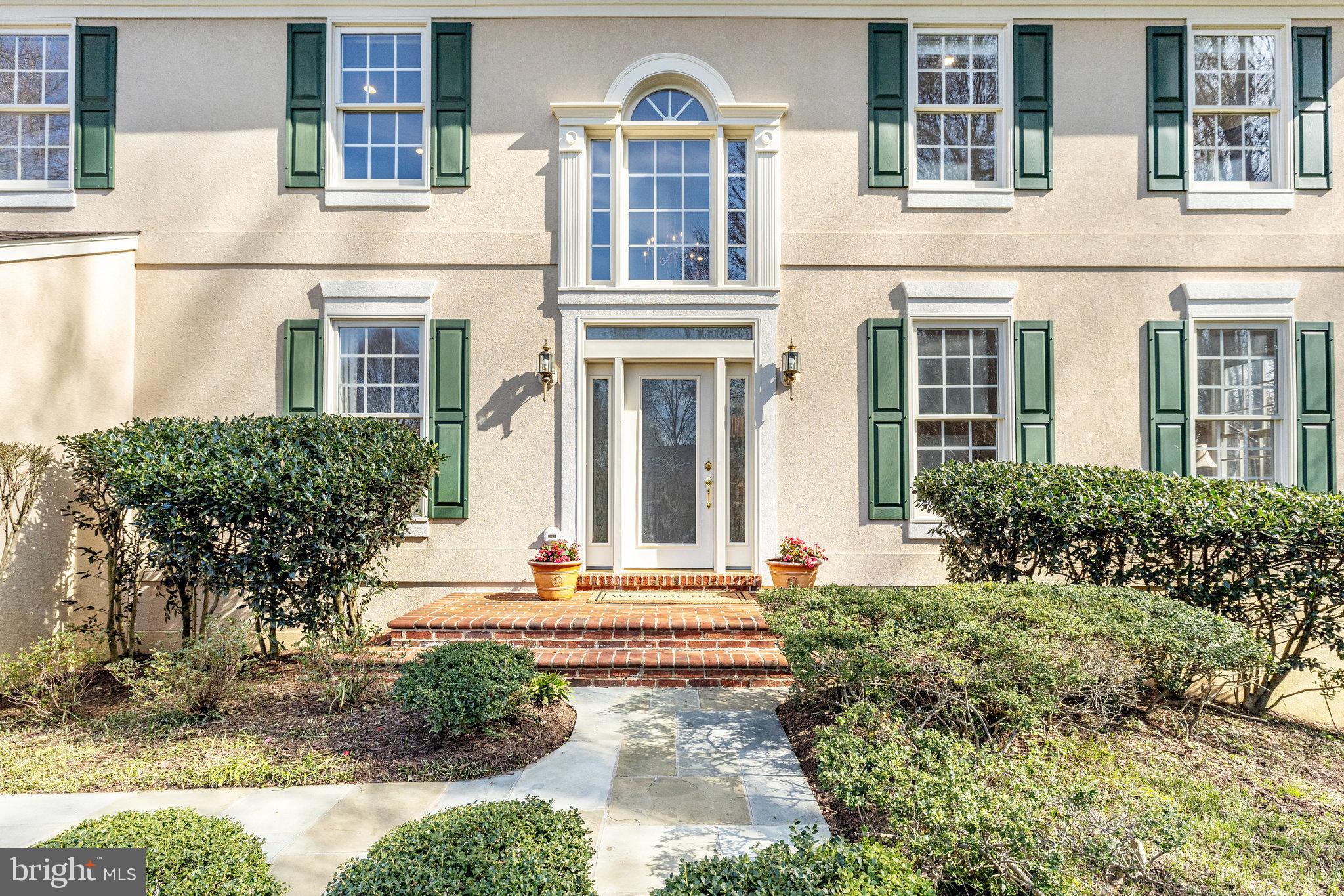 CARIS GLENNE - Residential