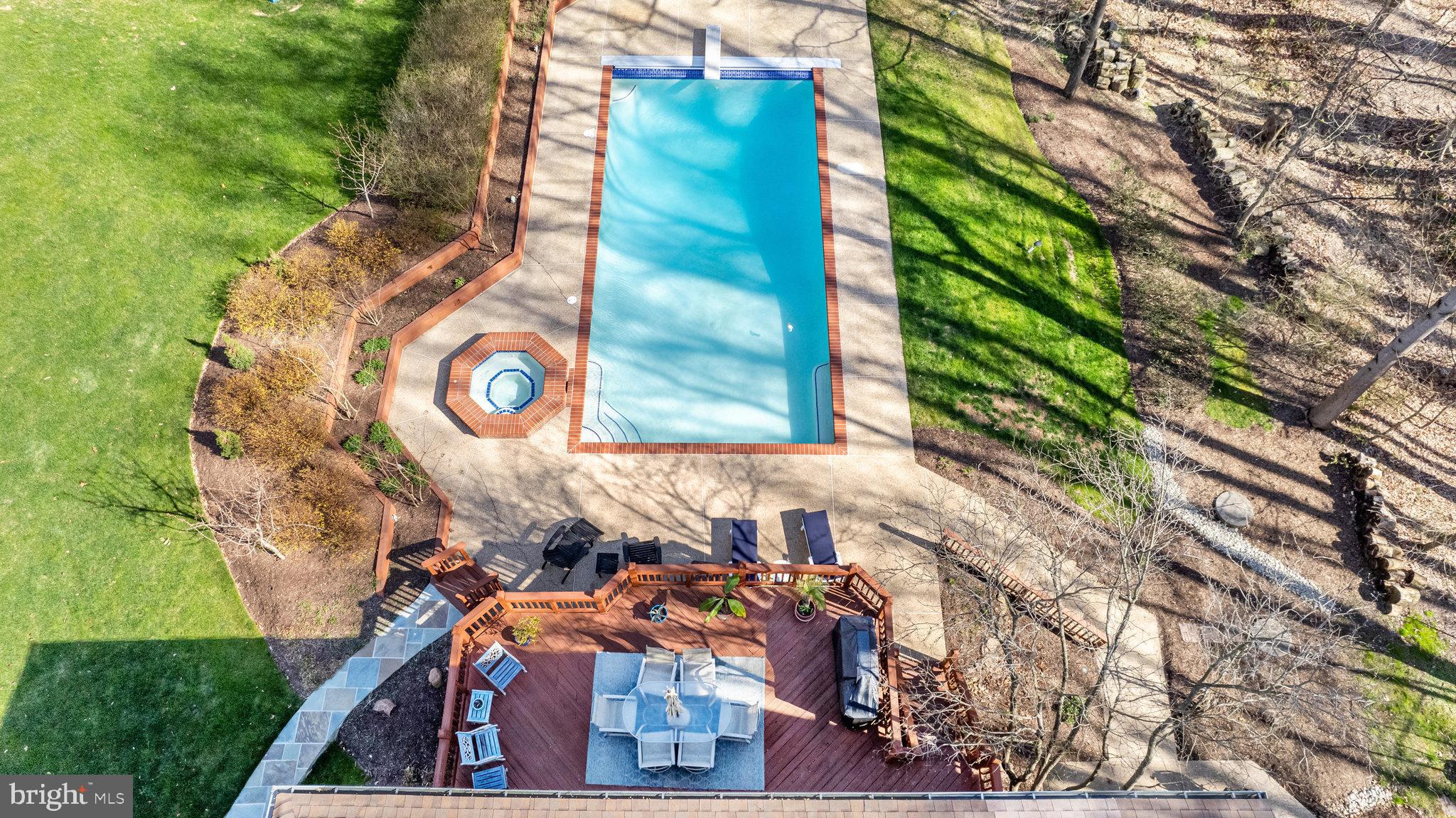 CARIS GLENNE - Residential