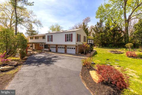 Photo of 6811 Valley Brook Drive, FALLS CHURCH, VA 22042 (MLS # VAFX2329758)