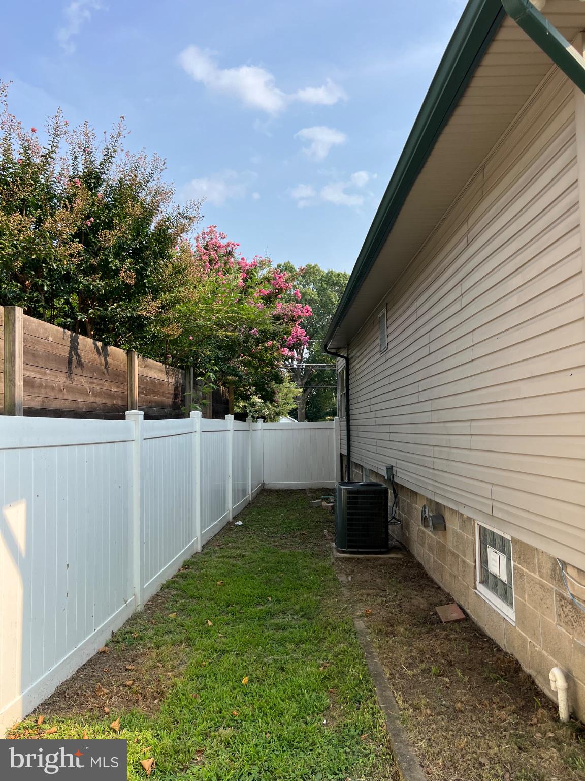 15 E CHARLES STREET