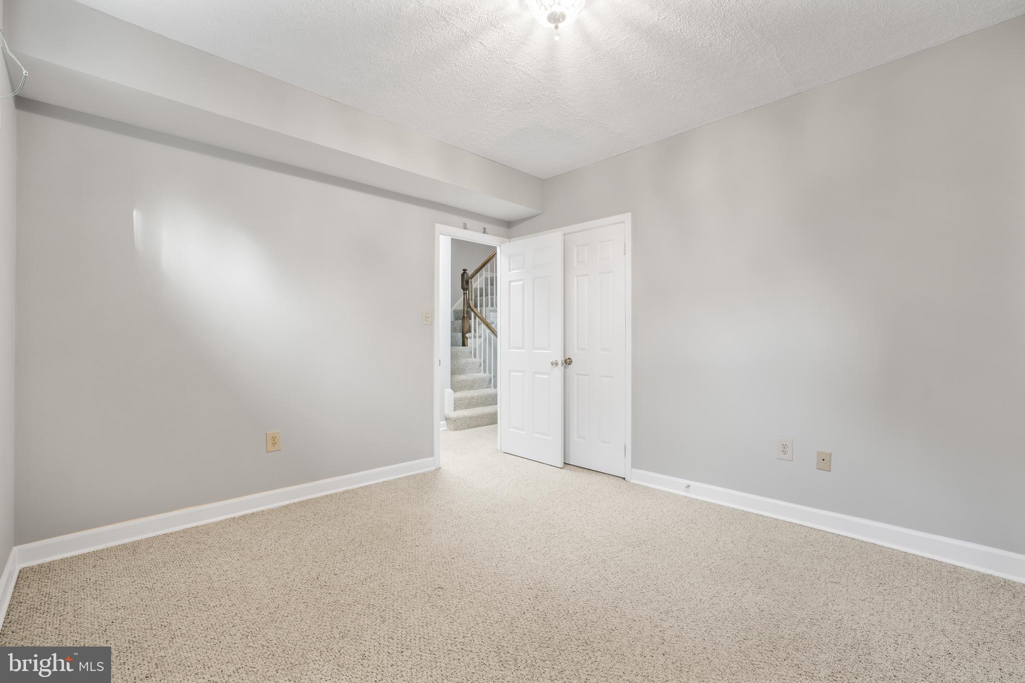 INVERNESS WOODS - Residential