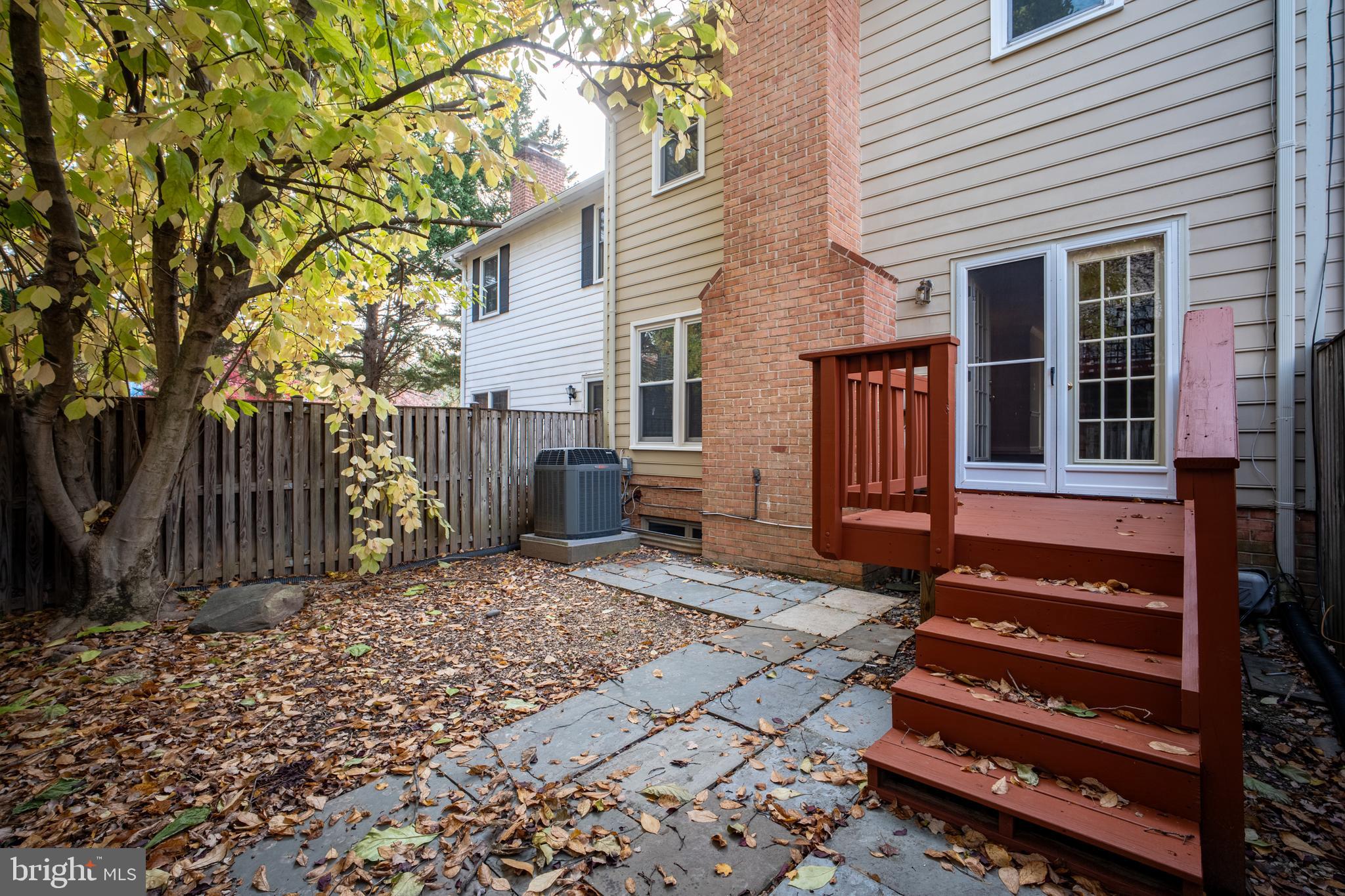 INVERNESS WOODS - Residential