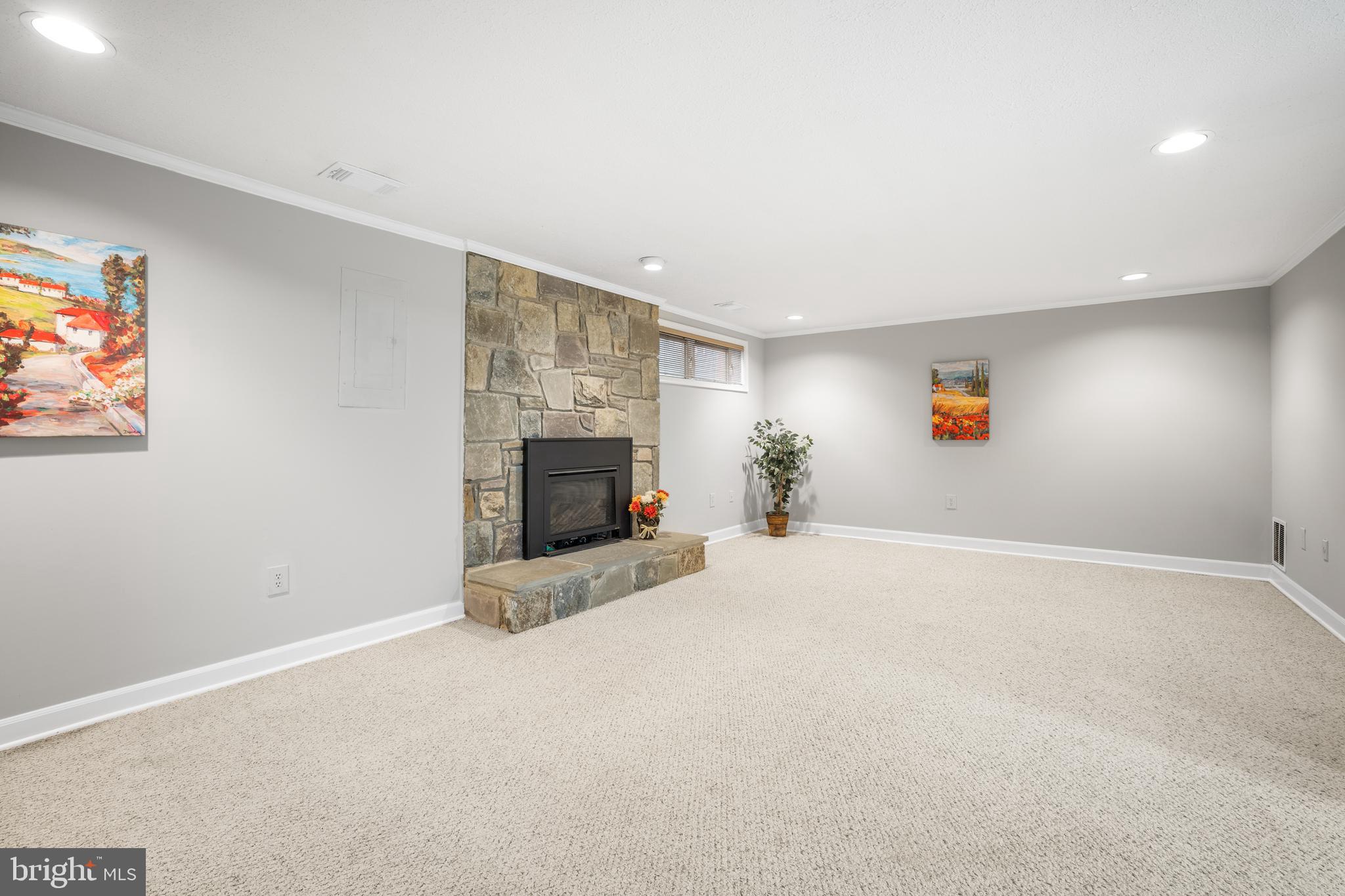 INVERNESS WOODS - Residential