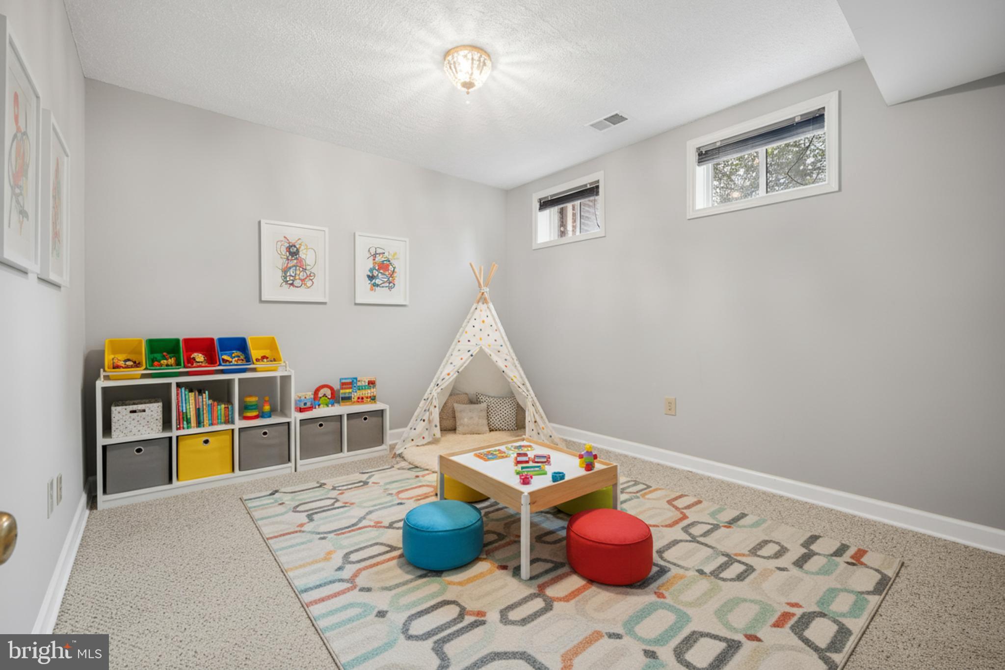 INVERNESS WOODS - Residential