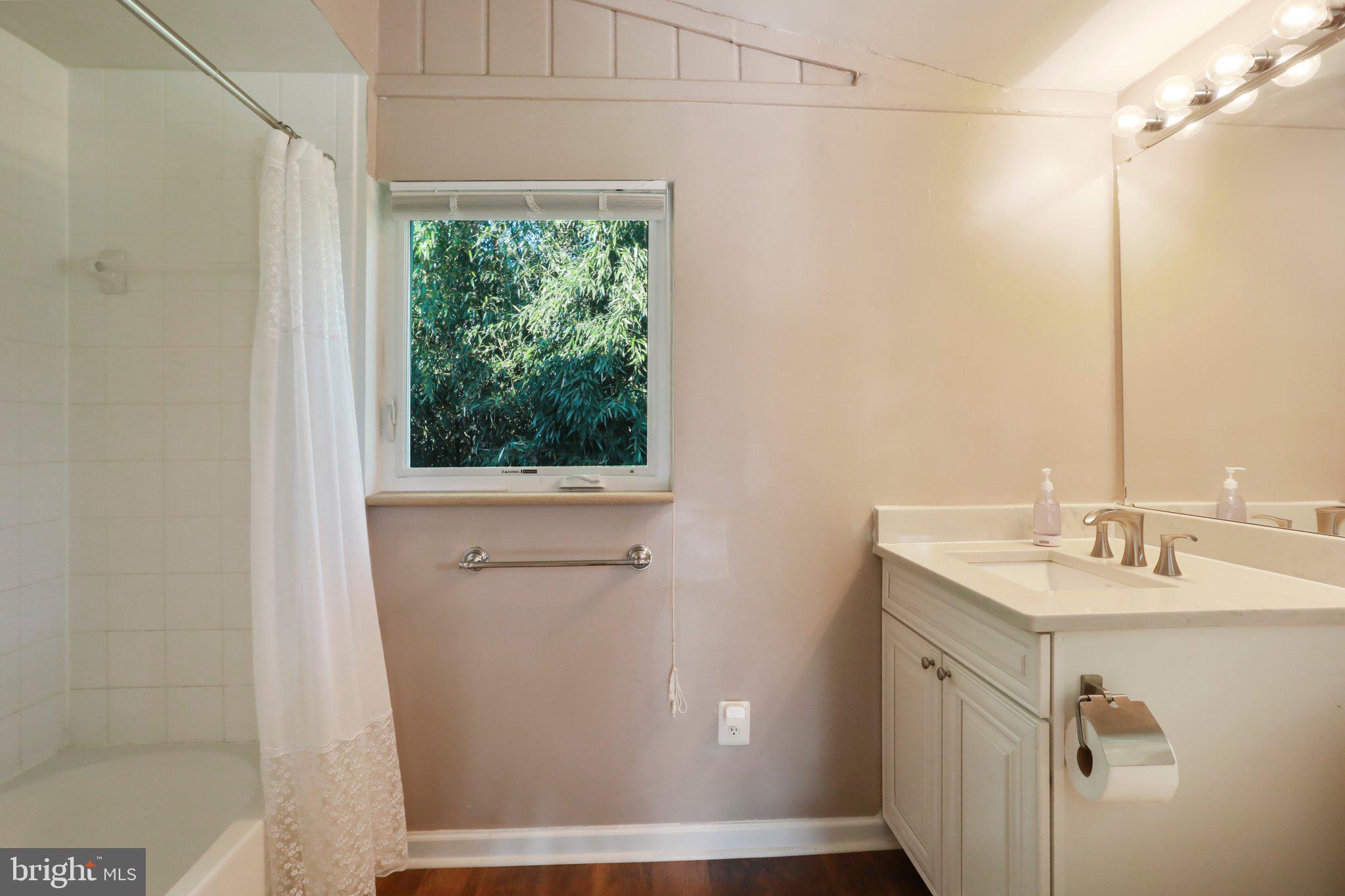 SHEN SHORES - Residential