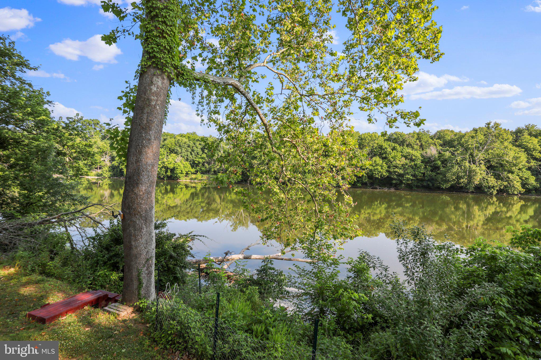 SHEN SHORES - Residential