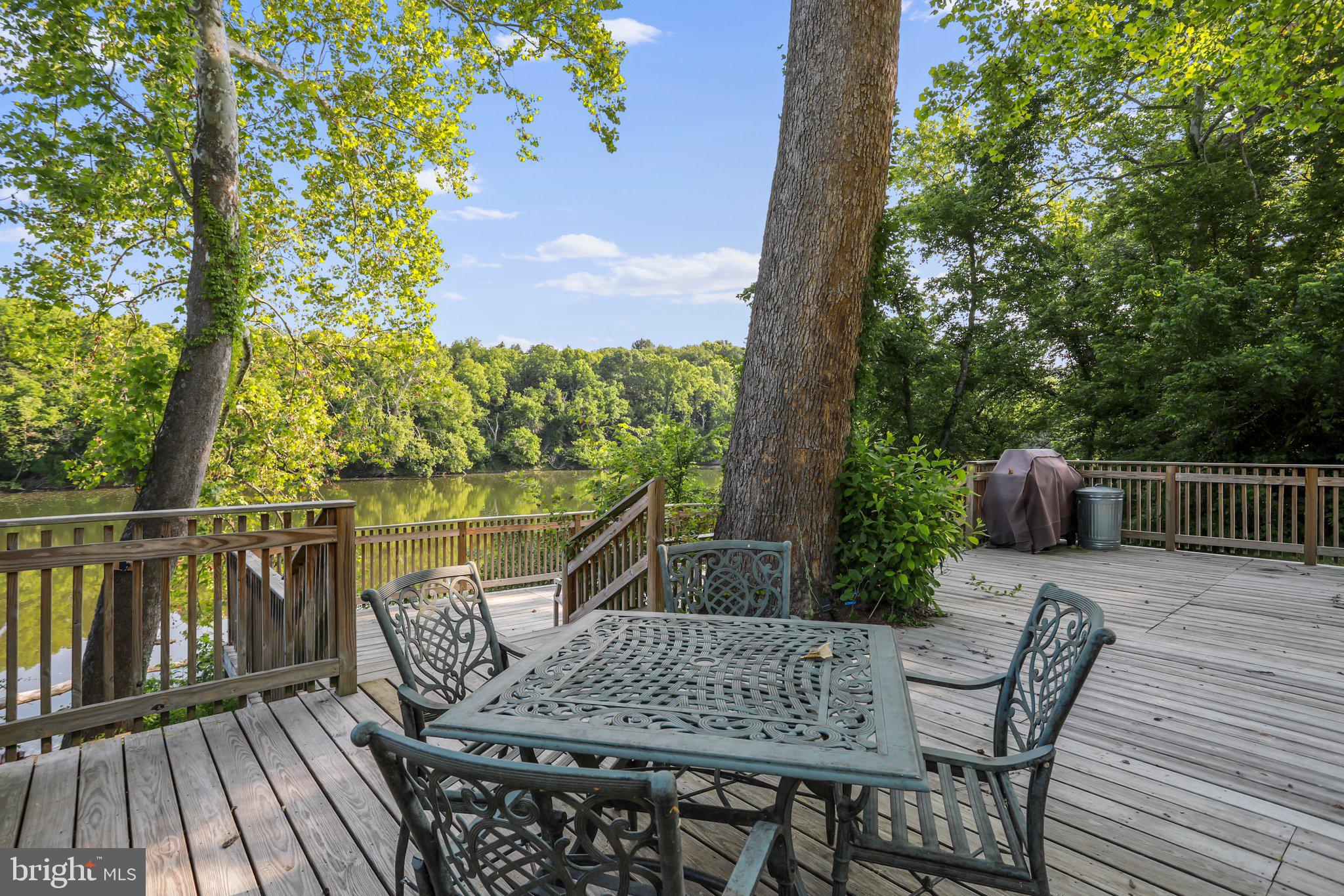 SHEN SHORES - Residential