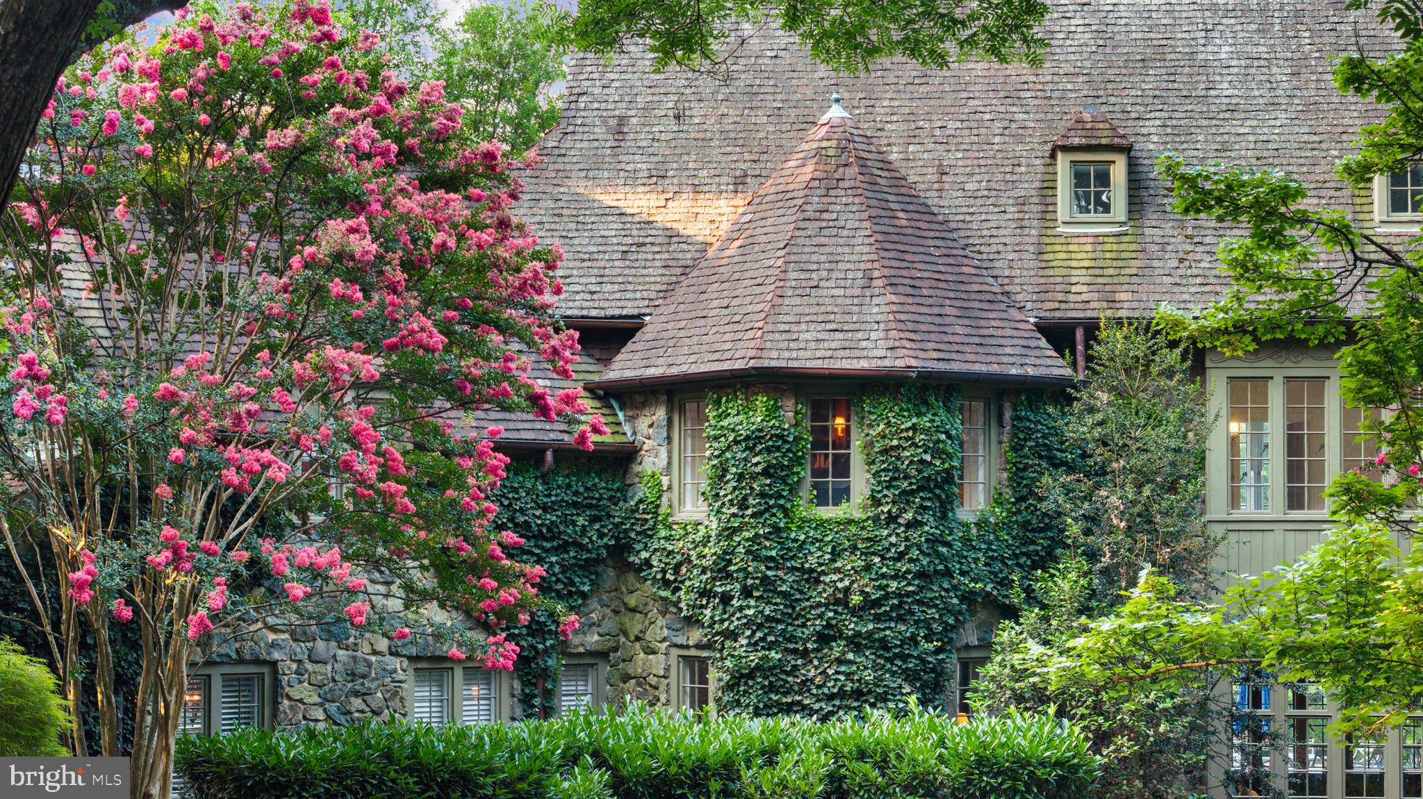 102 COTSWOLD ROAD