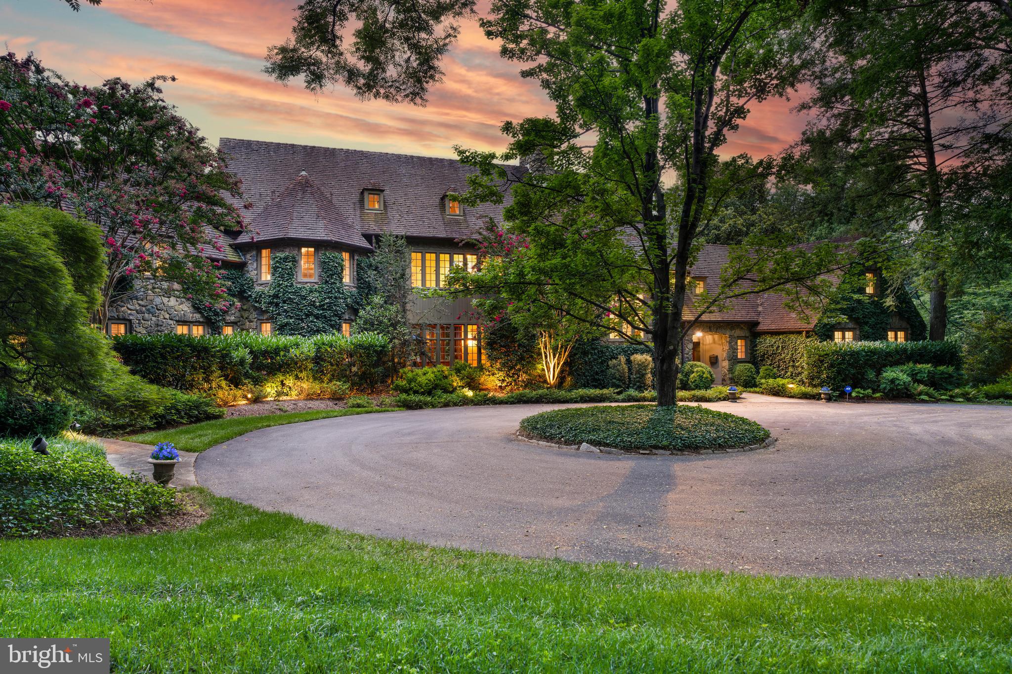 102 COTSWOLD ROAD