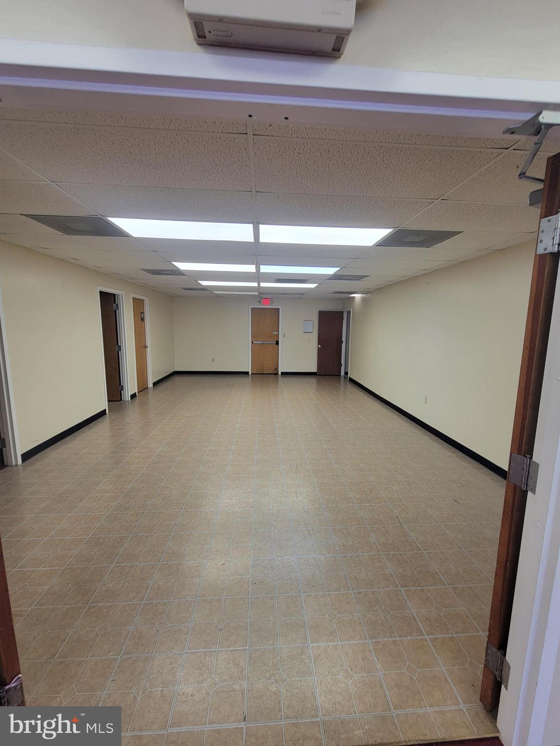 411 E DIAMOND AVENUE