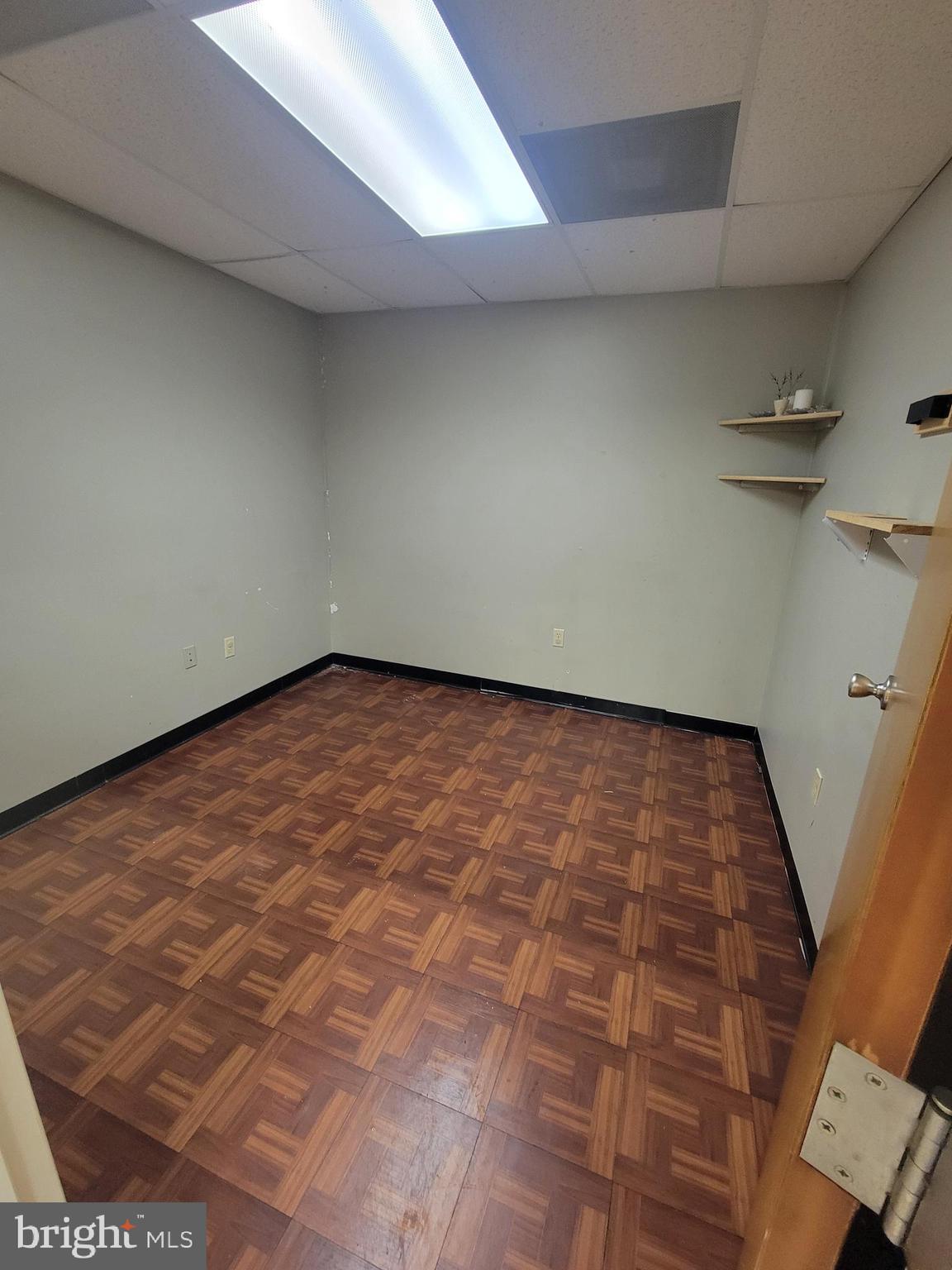 411 E DIAMOND AVENUE